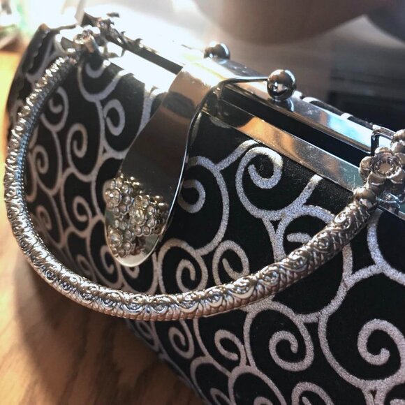 Gorgeous Vintage 50's Clutch/Shoulder Bag in Black & Silver - Picture 2 of 5